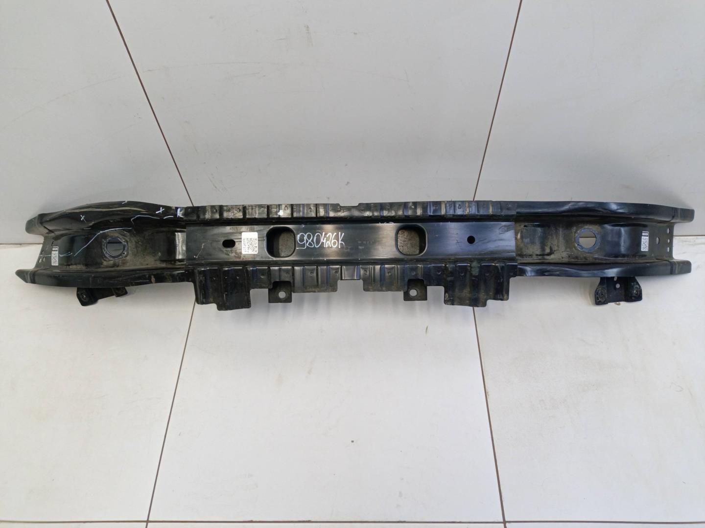 Усилитель переднего бампера