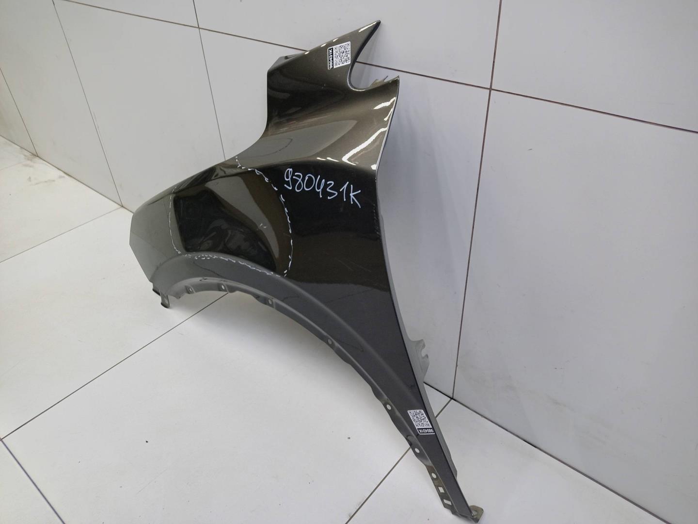 Крыло переднее левое