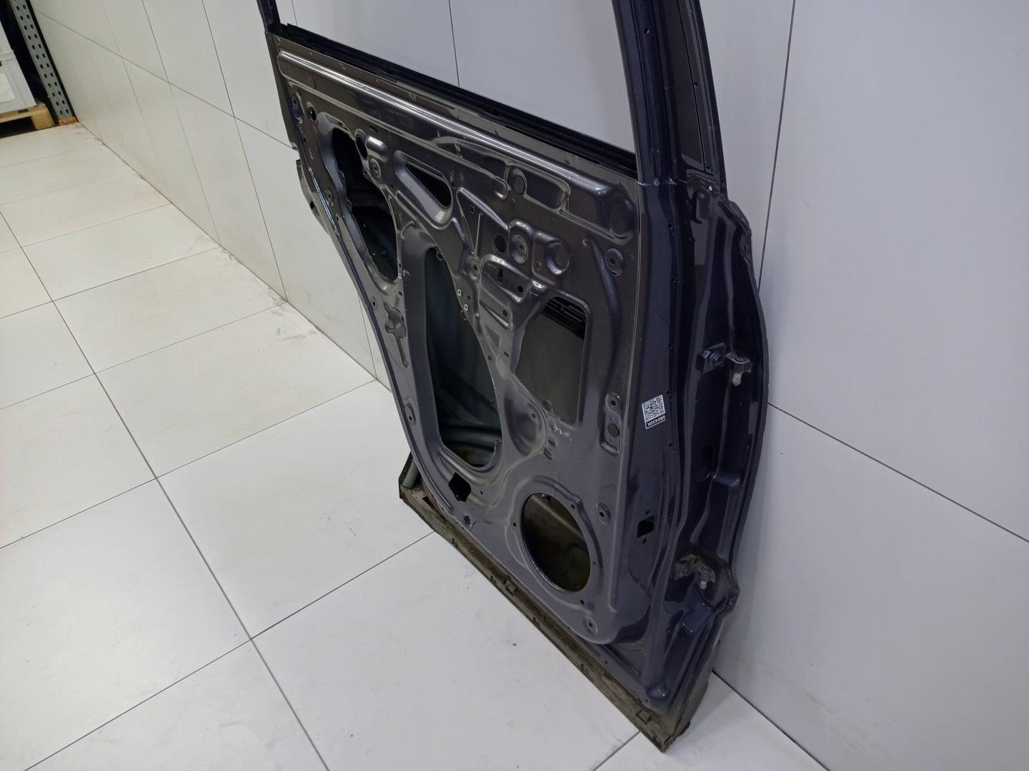 Дверь задняя левая
