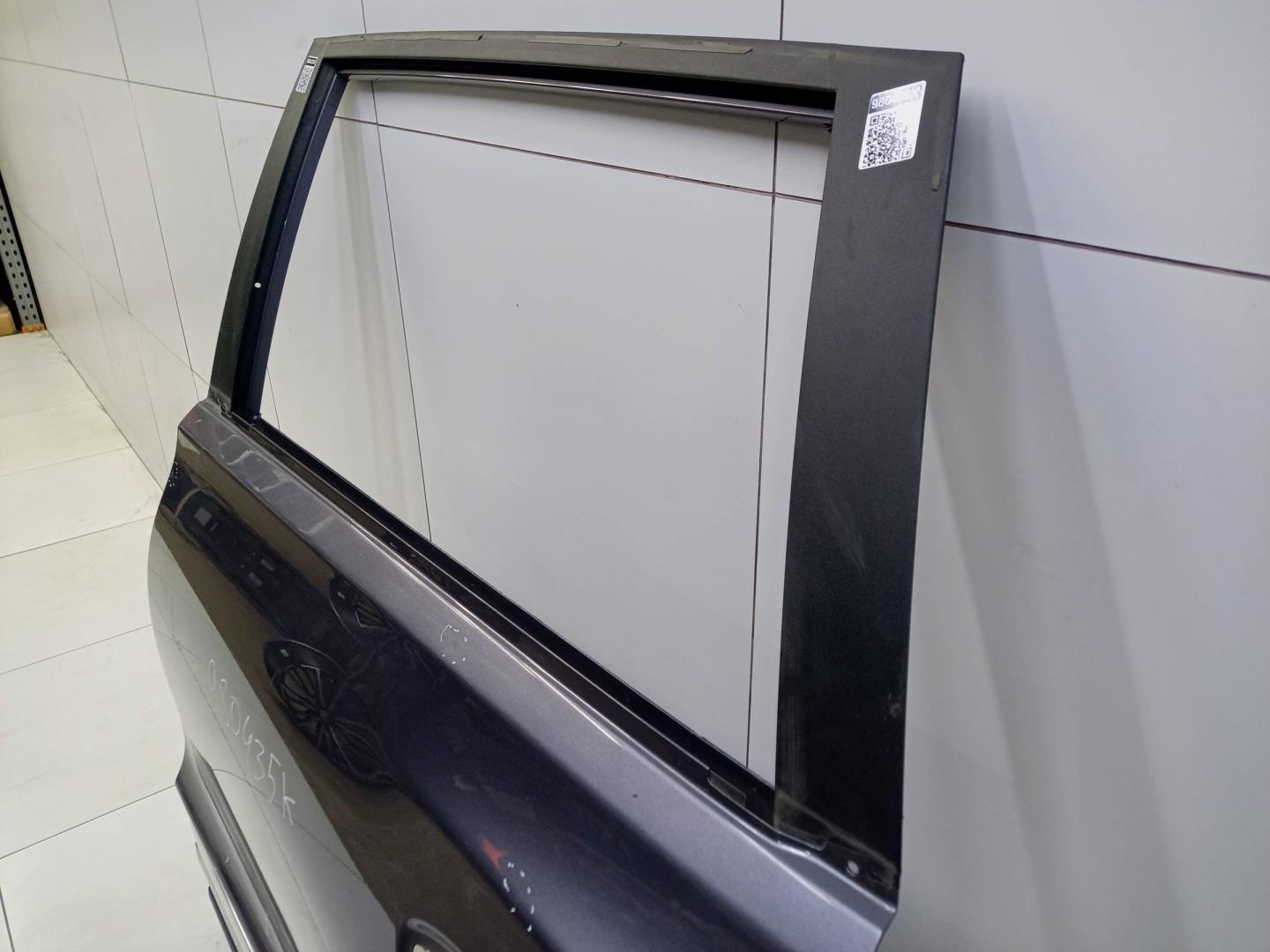 Дверь задняя левая