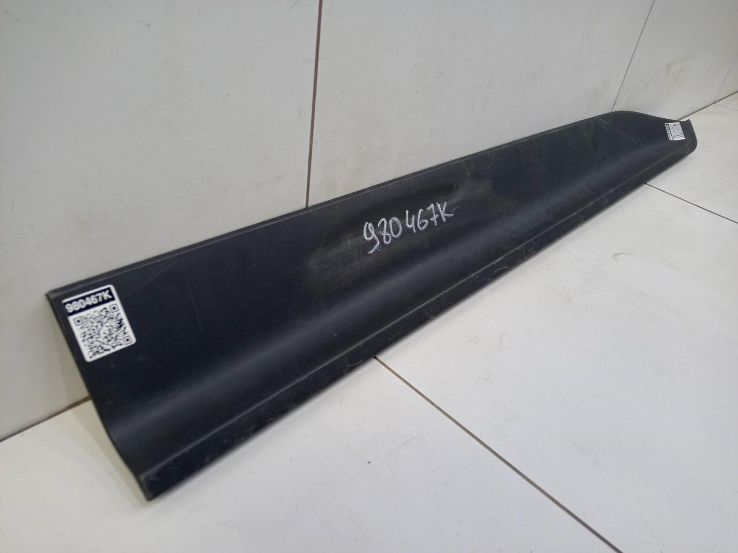 Накладка двери передней правой