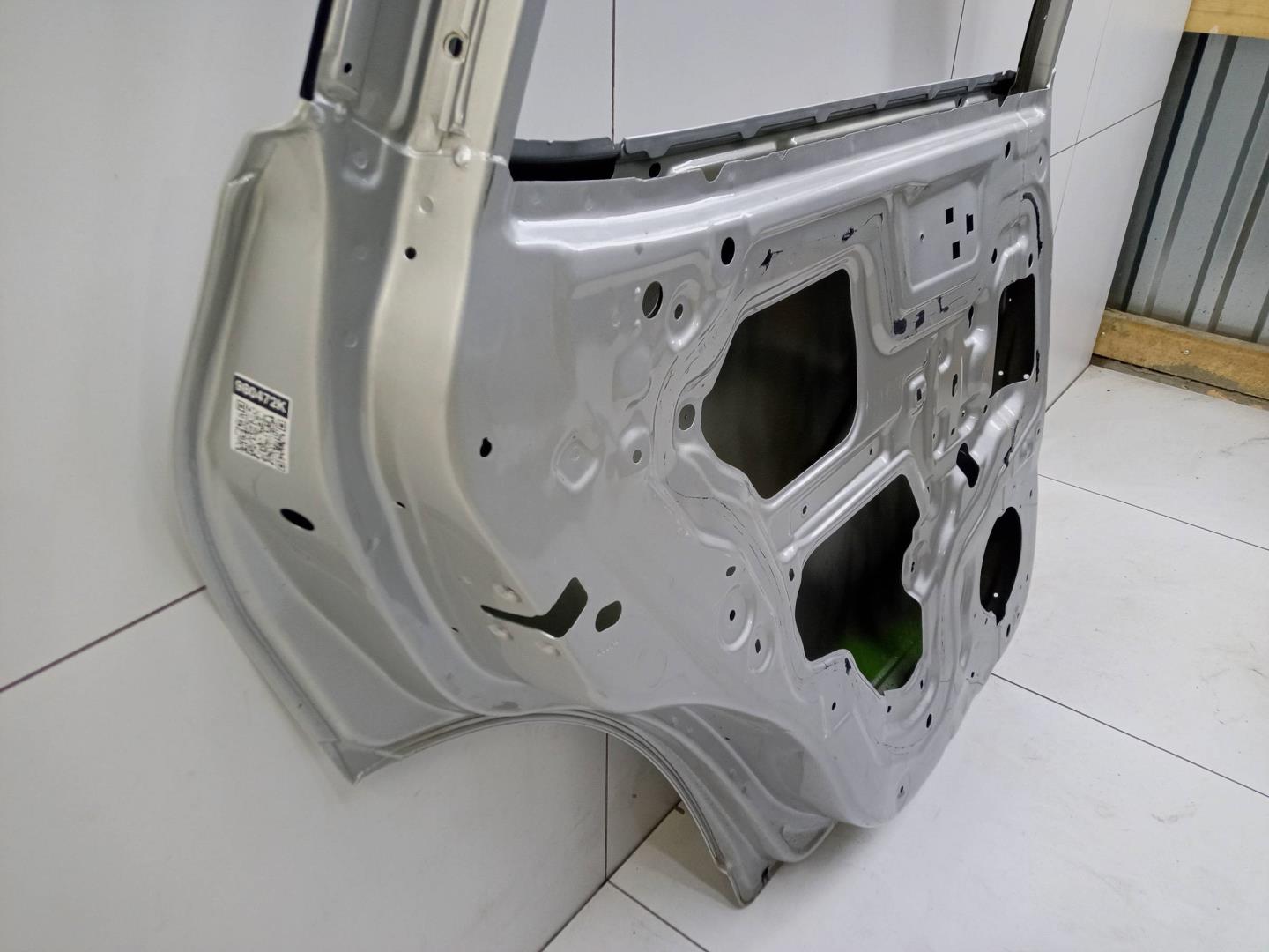 Дверь задняя левая