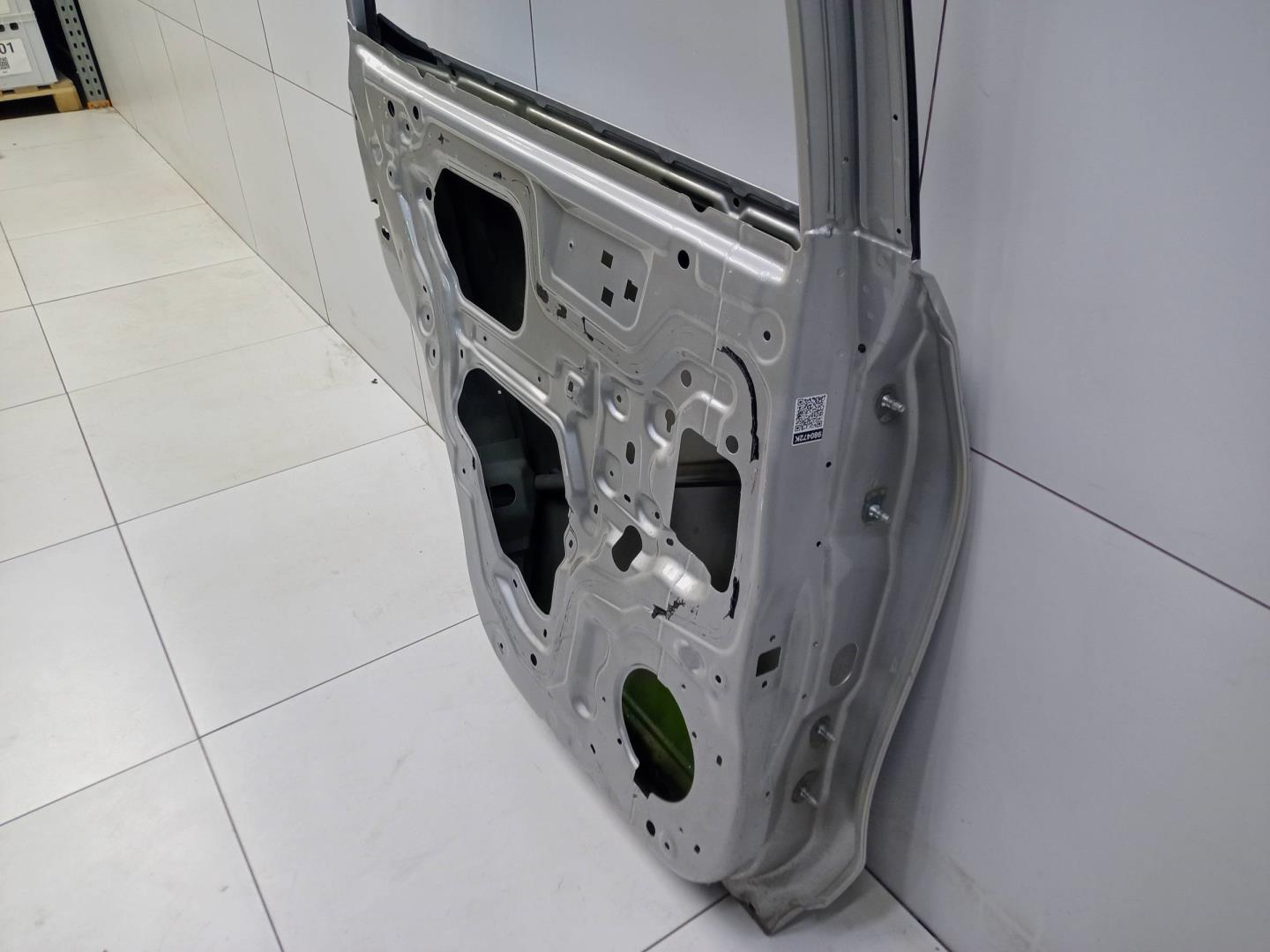 Дверь задняя левая