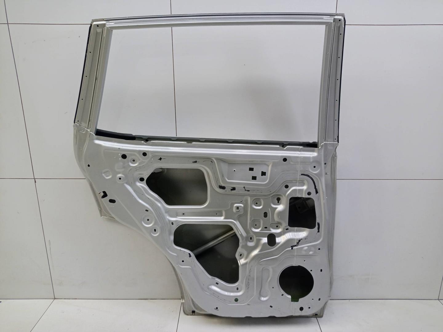 Дверь задняя левая