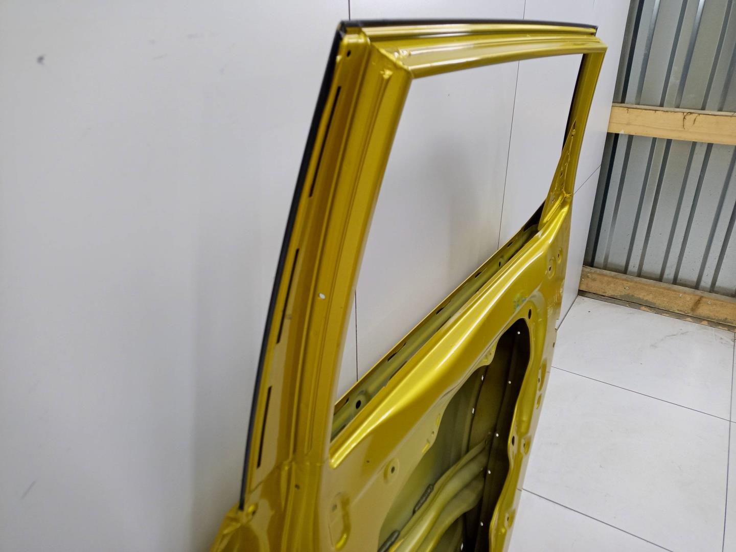 Дверь задняя правая