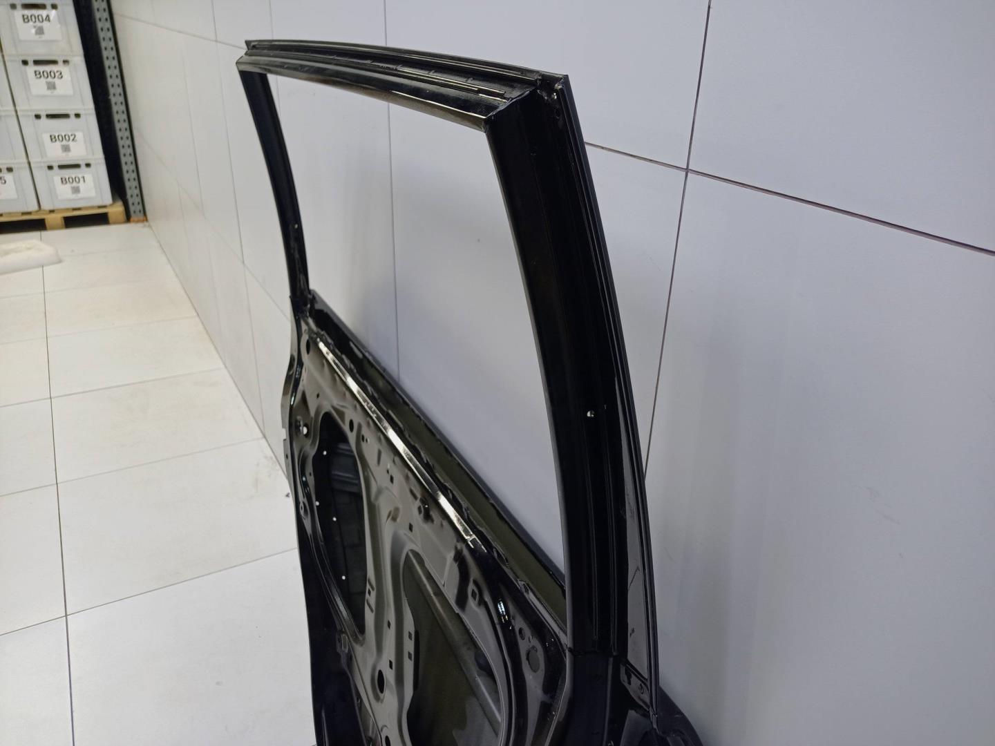 Дверь задняя левая