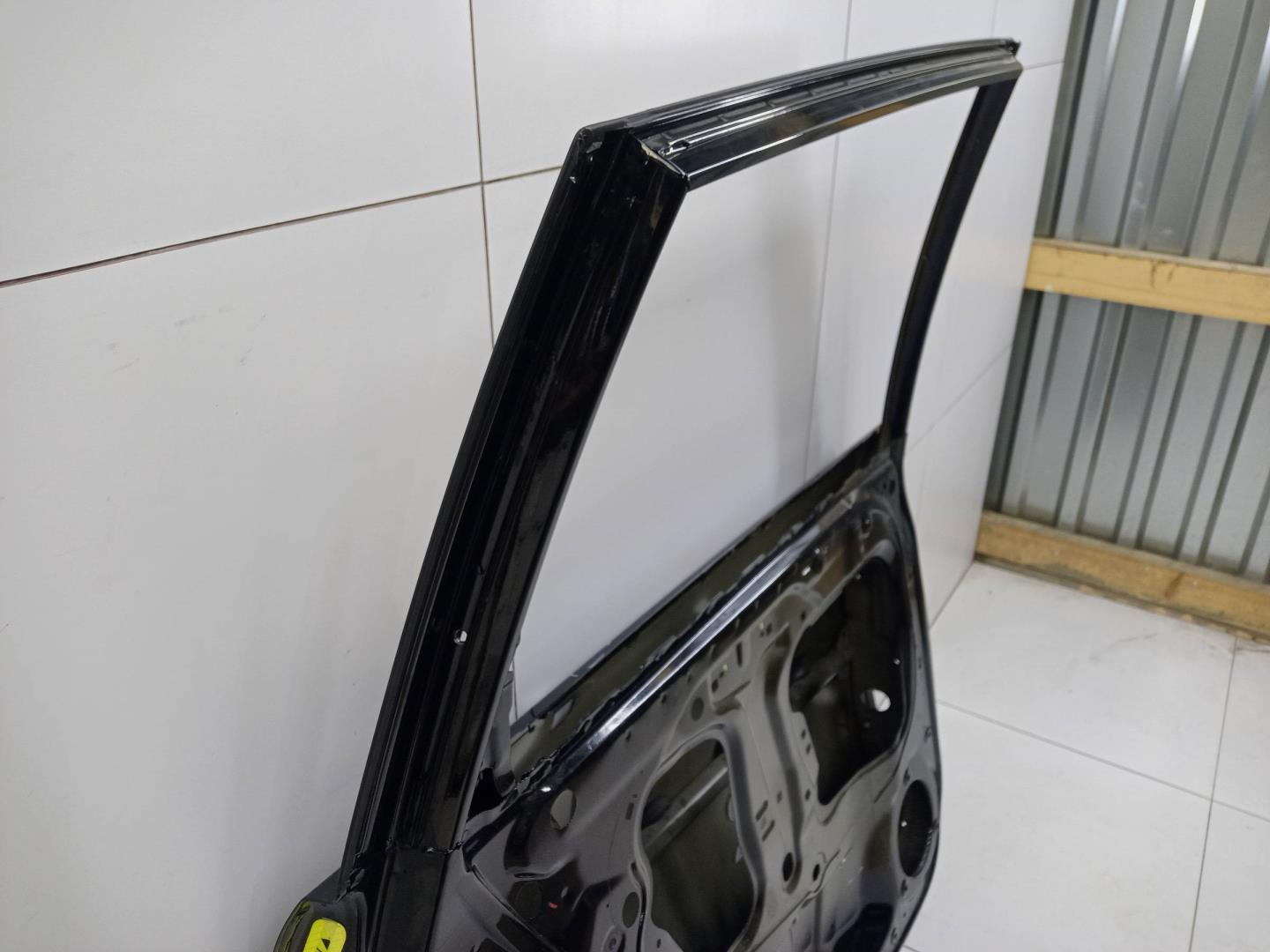 Дверь задняя левая