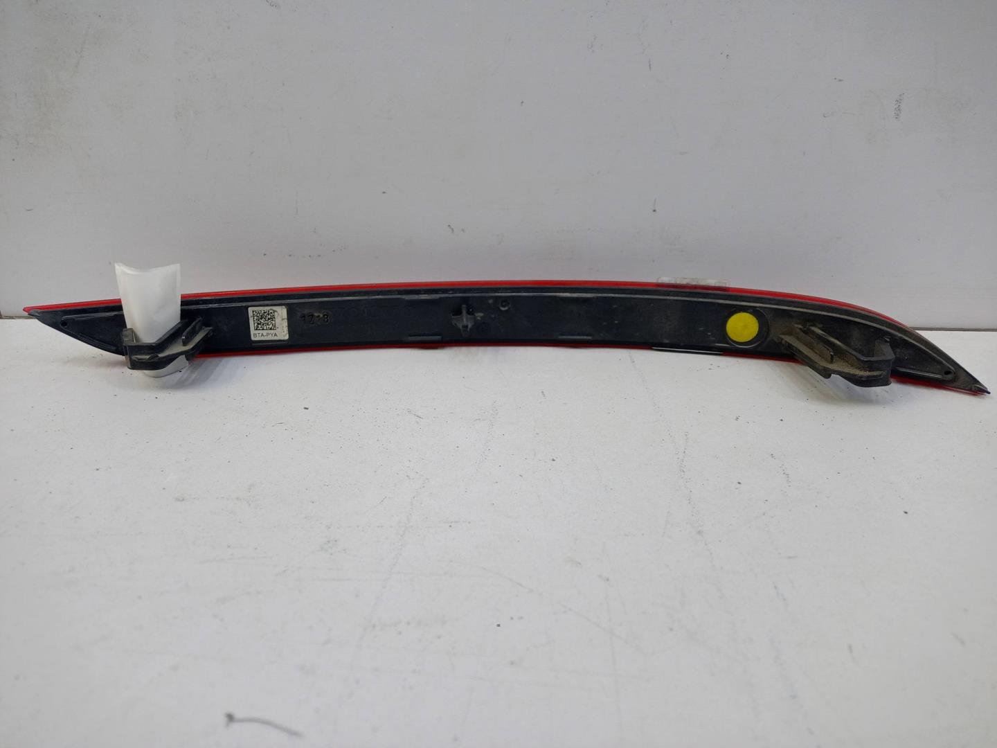 Отражатель в бампер задний левый