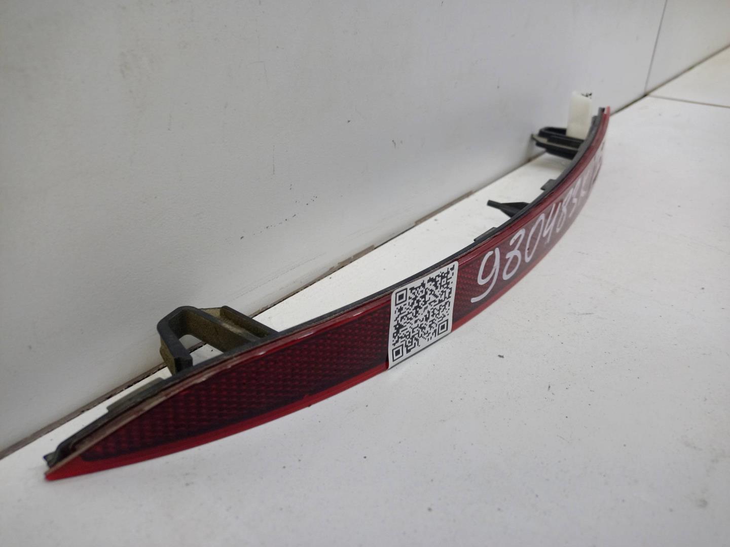 Отражатель в бампер задний левый для XC60 (UZ) 2017-2025