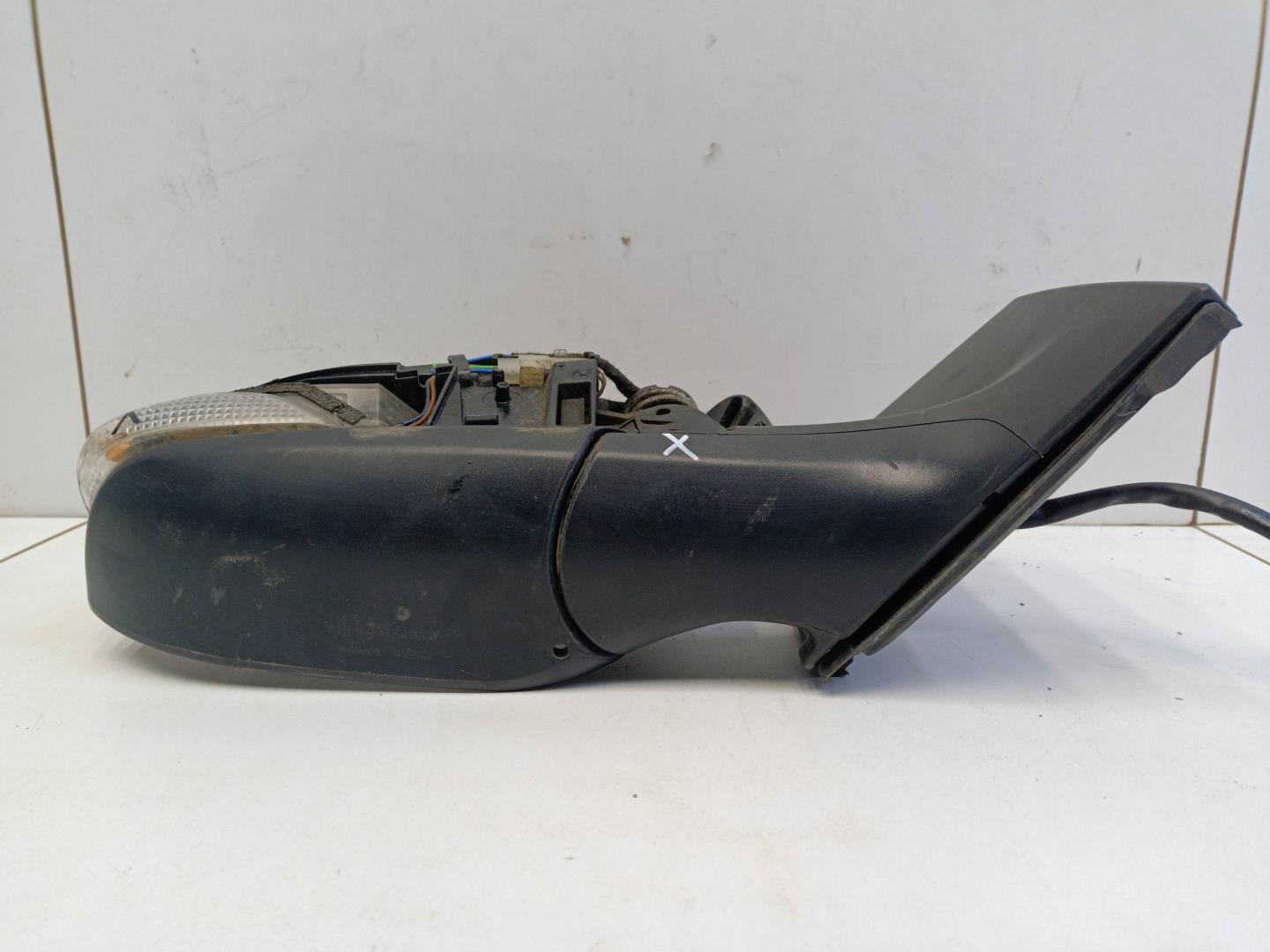 Зеркало правое электрическое