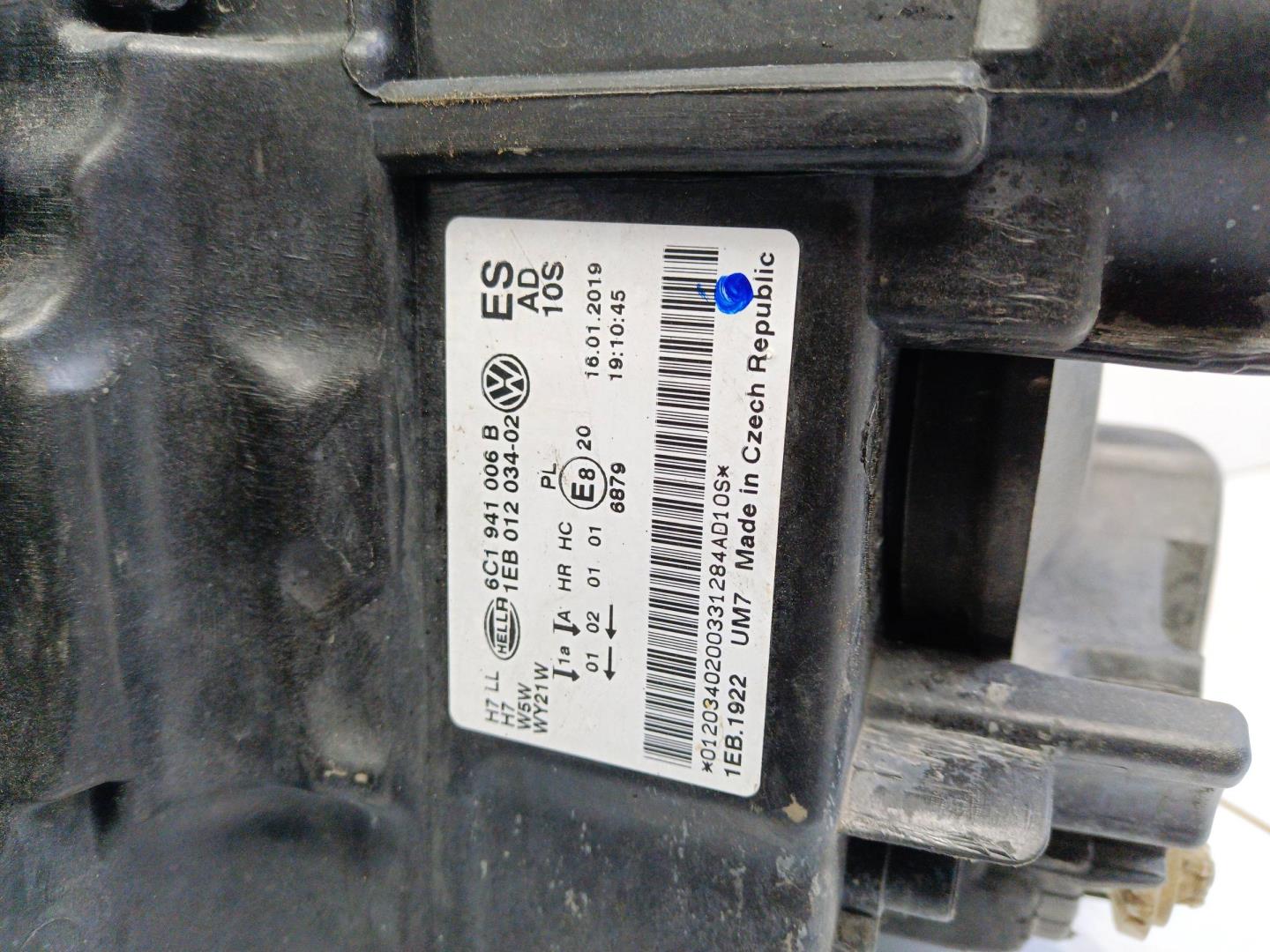 Фара правая