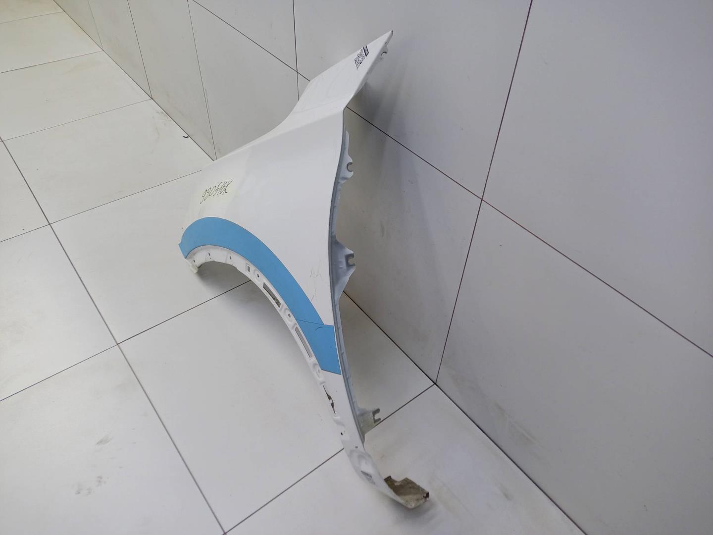 Крыло переднее левое