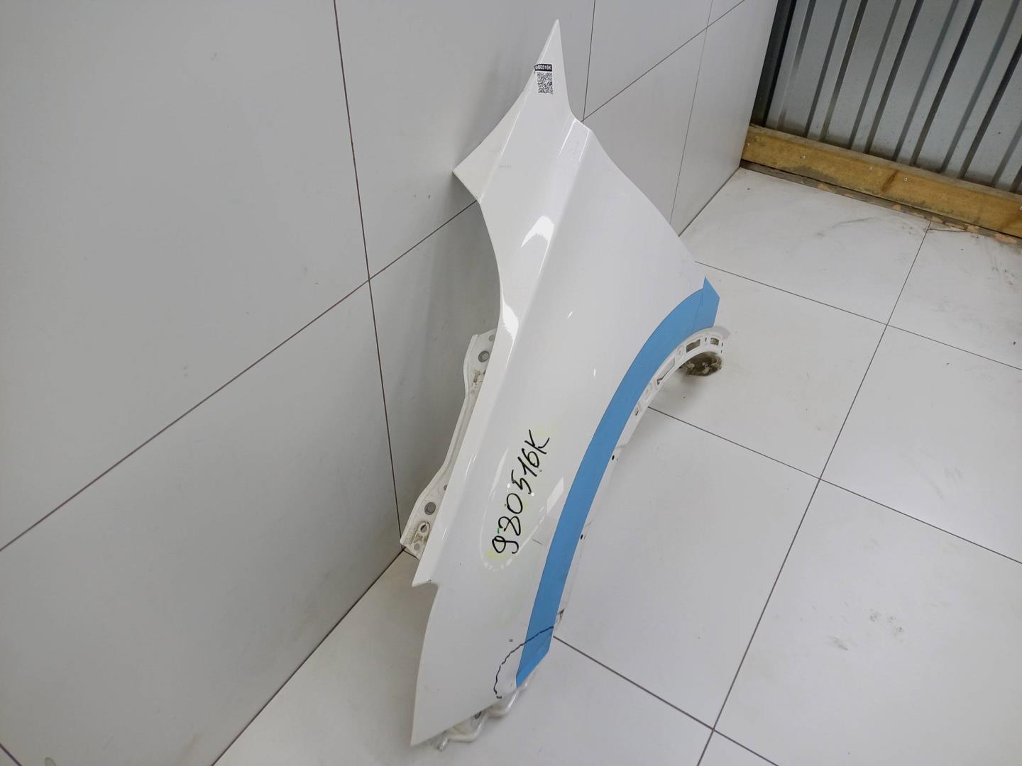 Крыло переднее левое