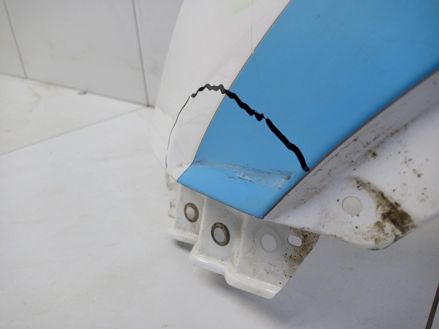 Крыло переднее левое