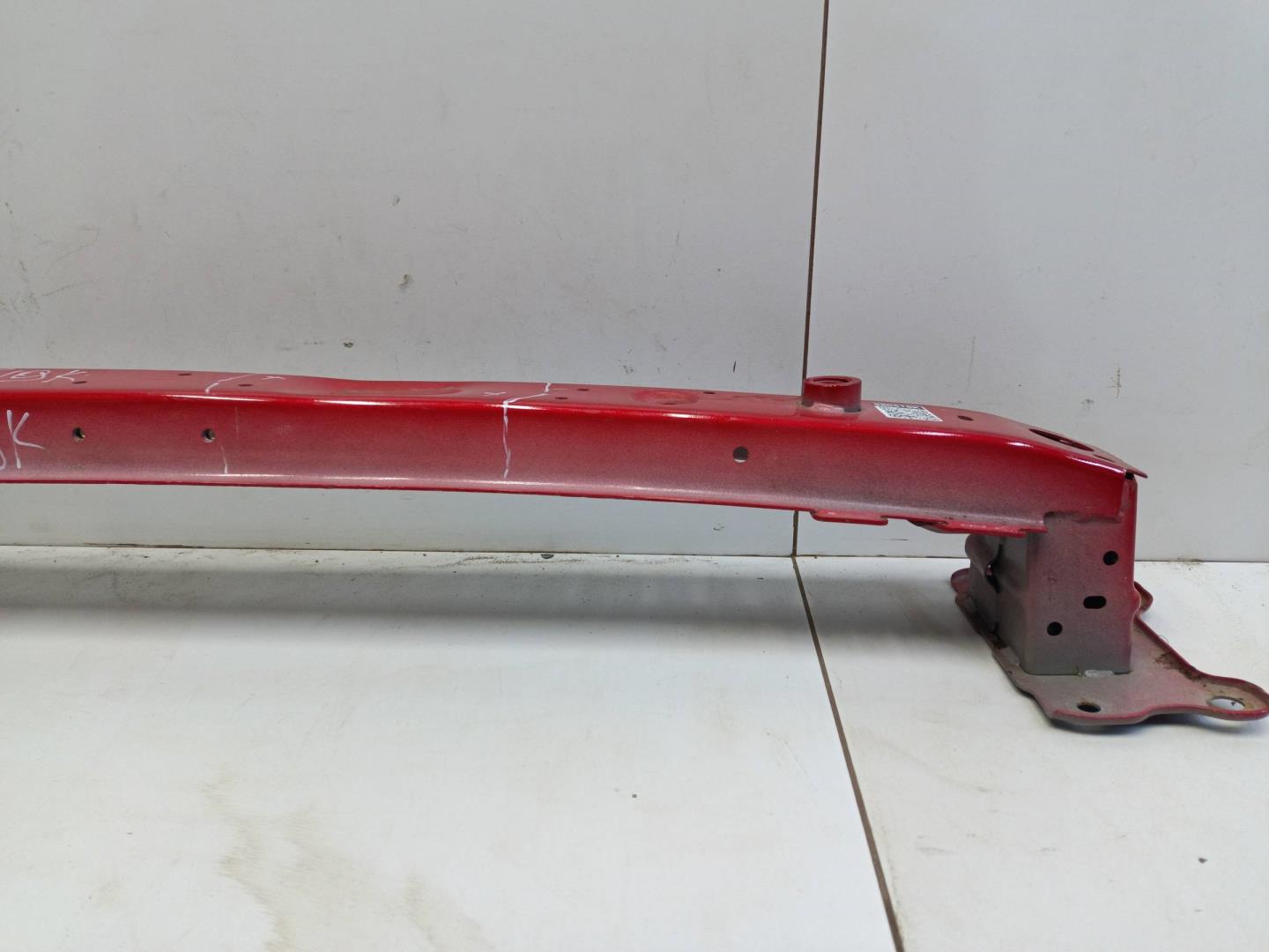 Усилитель переднего бампера