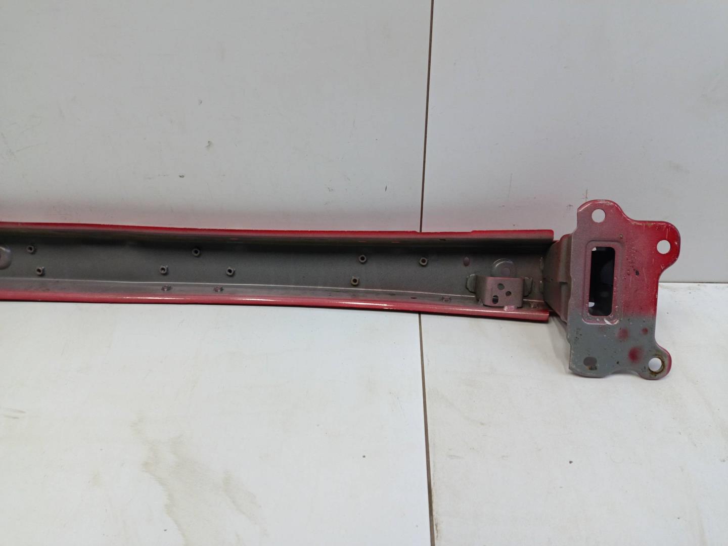 Усилитель переднего бампера