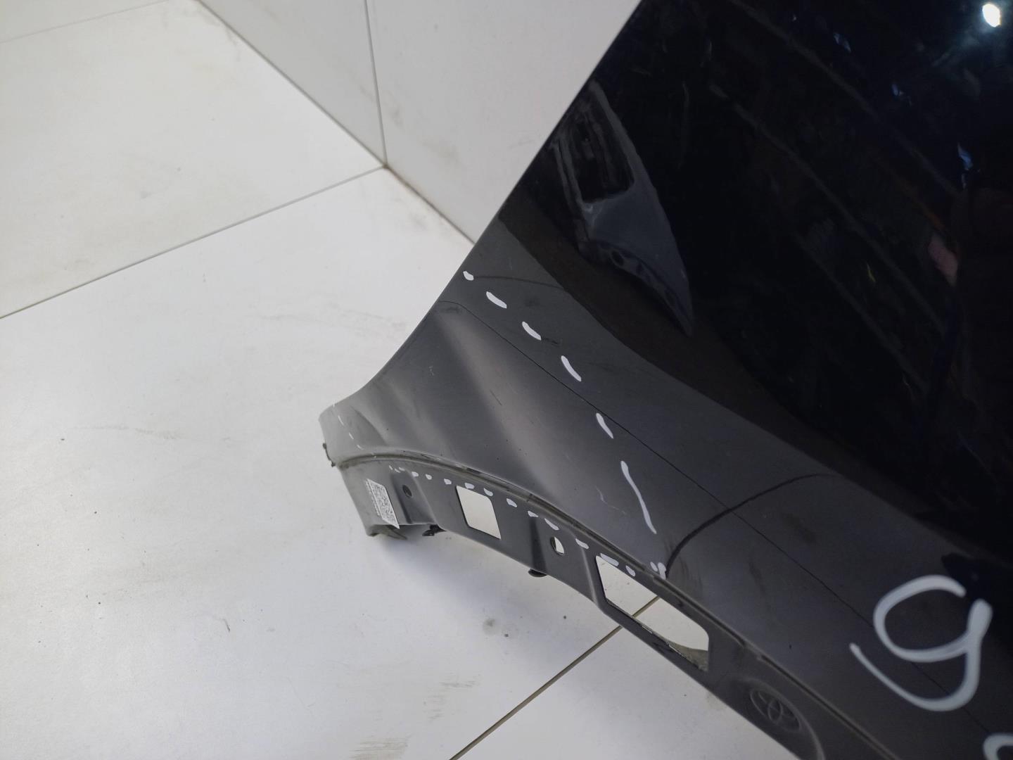 Крыло переднее правое