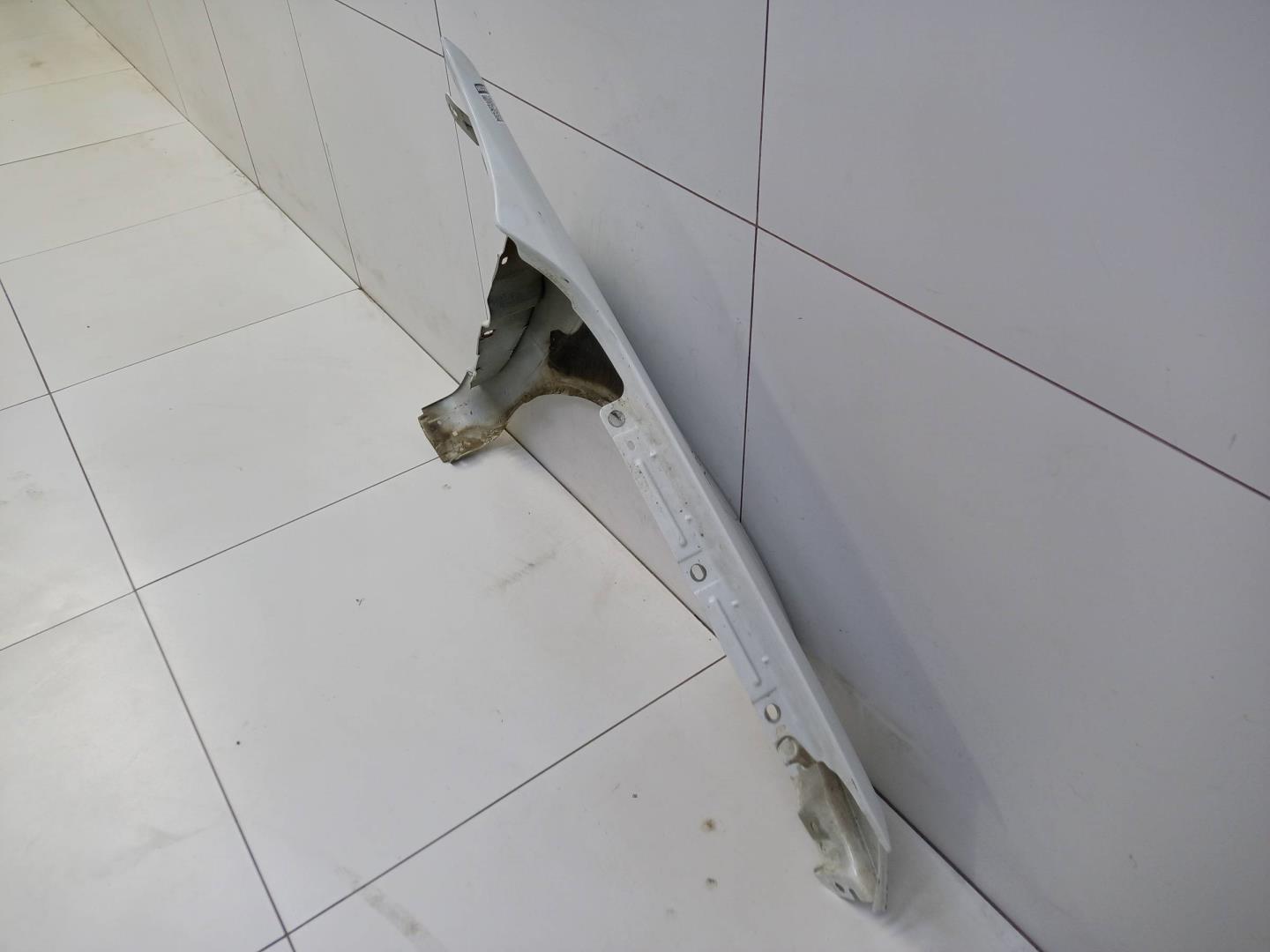 Крыло переднее левое