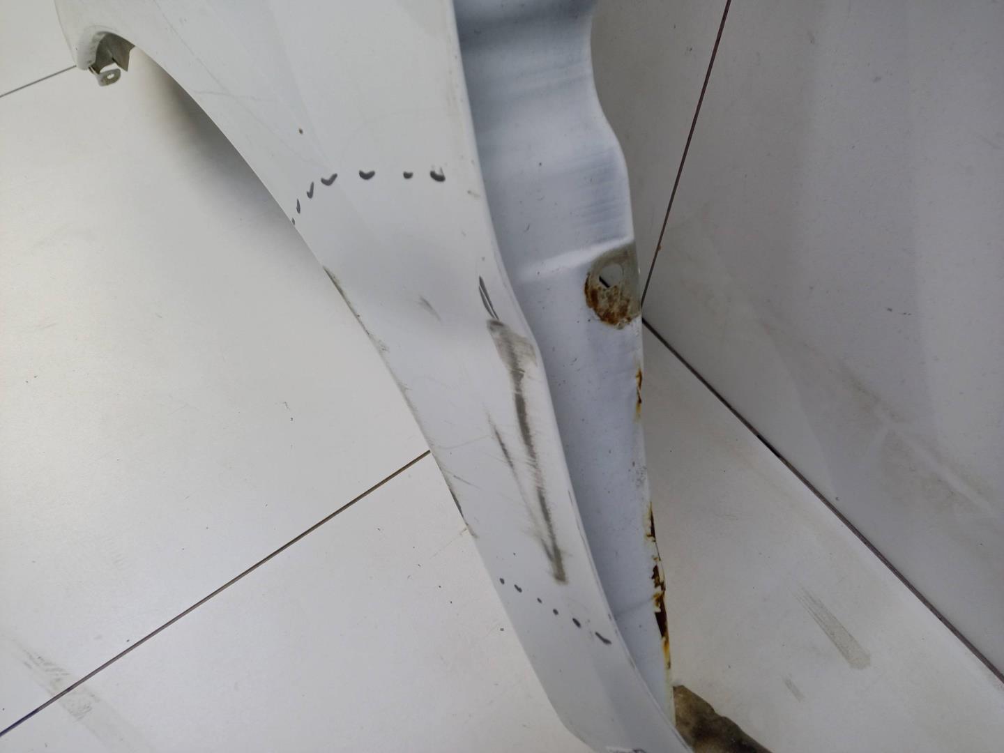 Крыло переднее левое