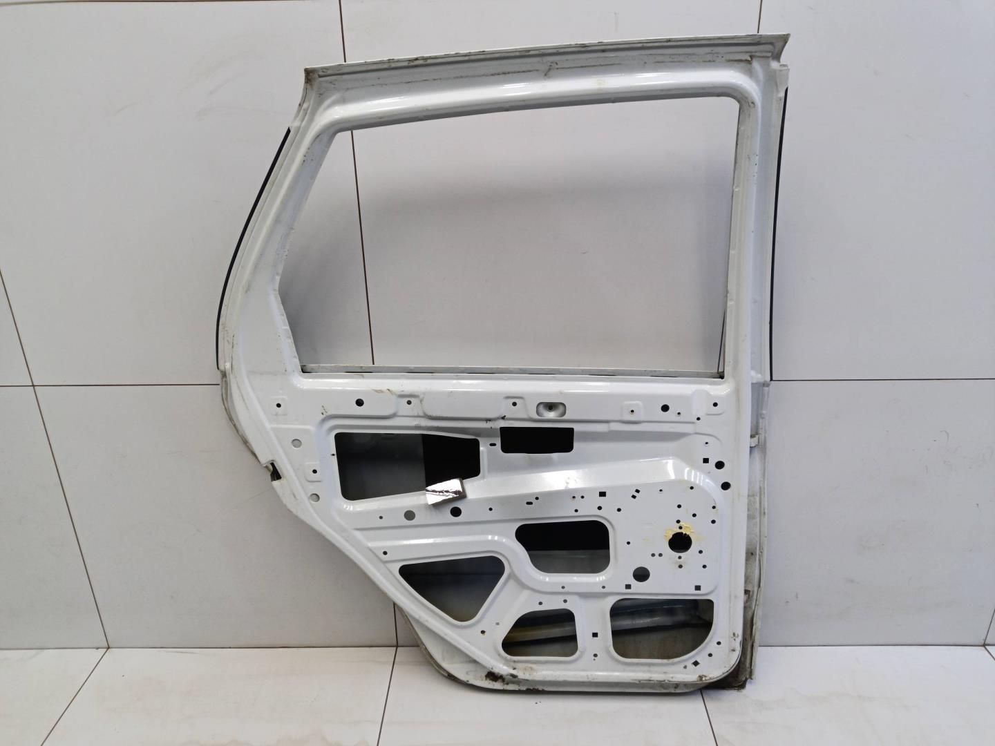 Дверь задняя левая