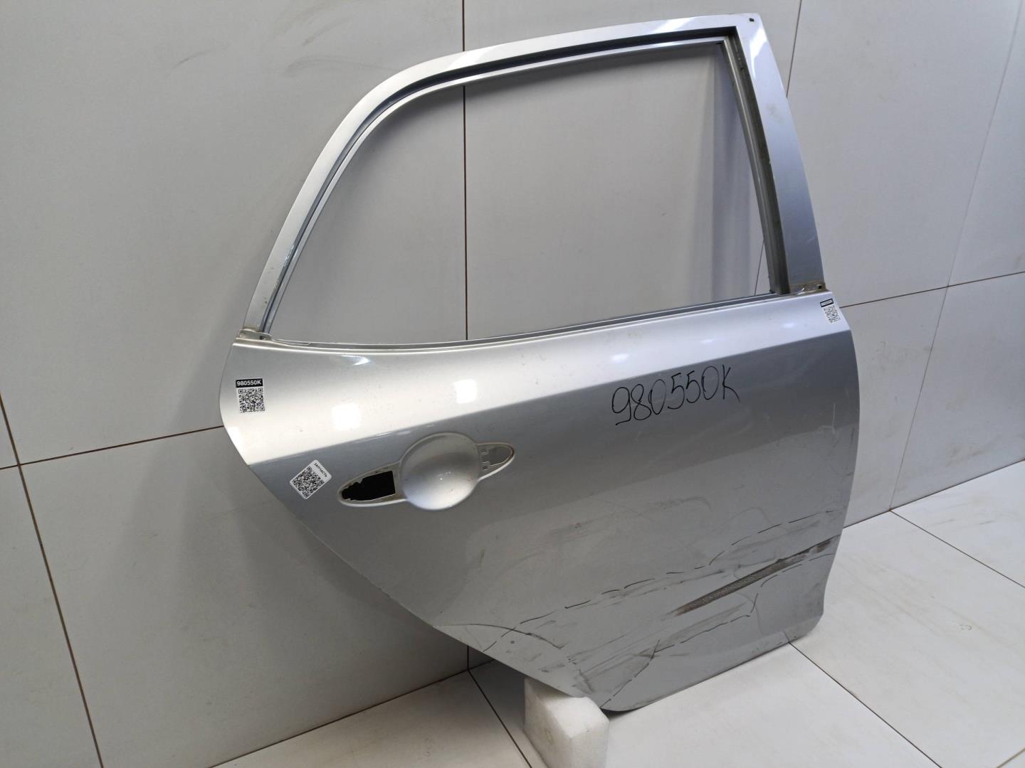 Дверь задняя правая