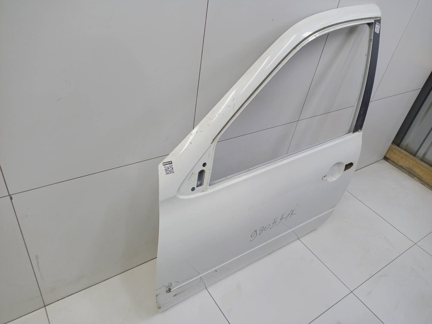 Дверь передняя левая