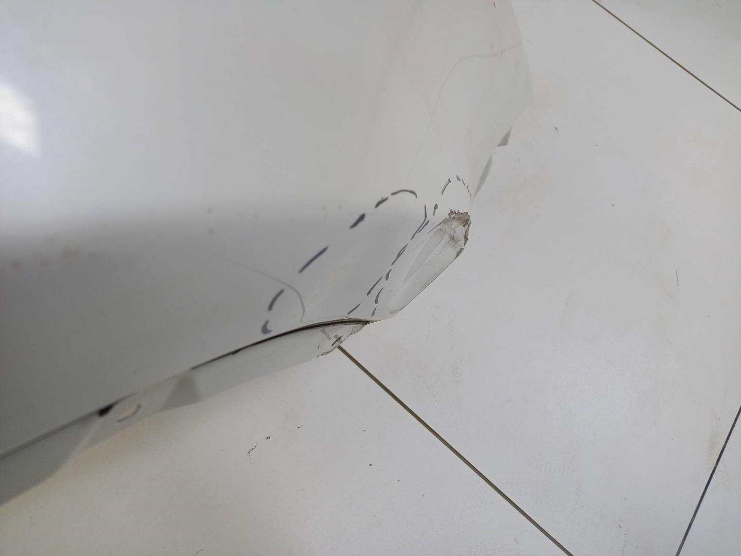 Крыло переднее правое