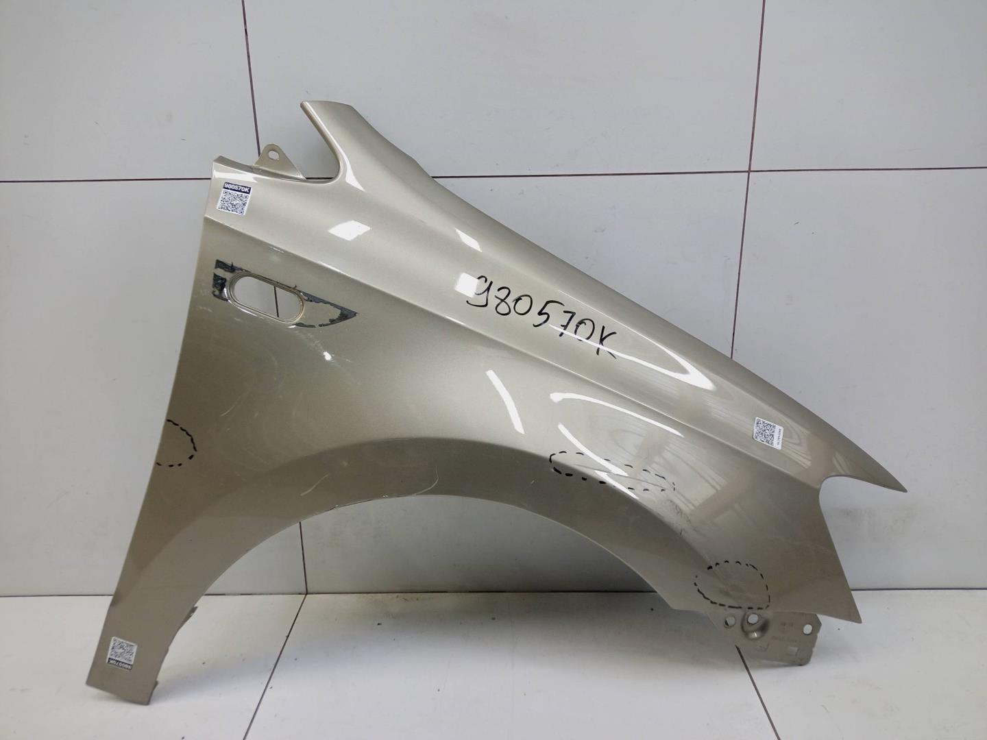 Крыло переднее правое