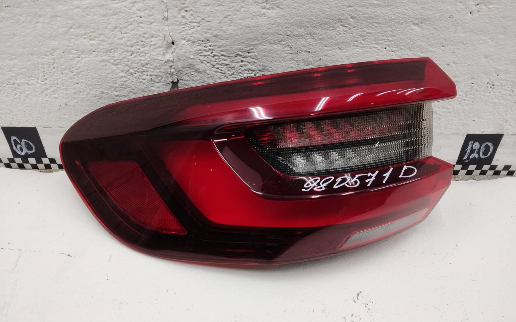 Фонарь задний наружный левый