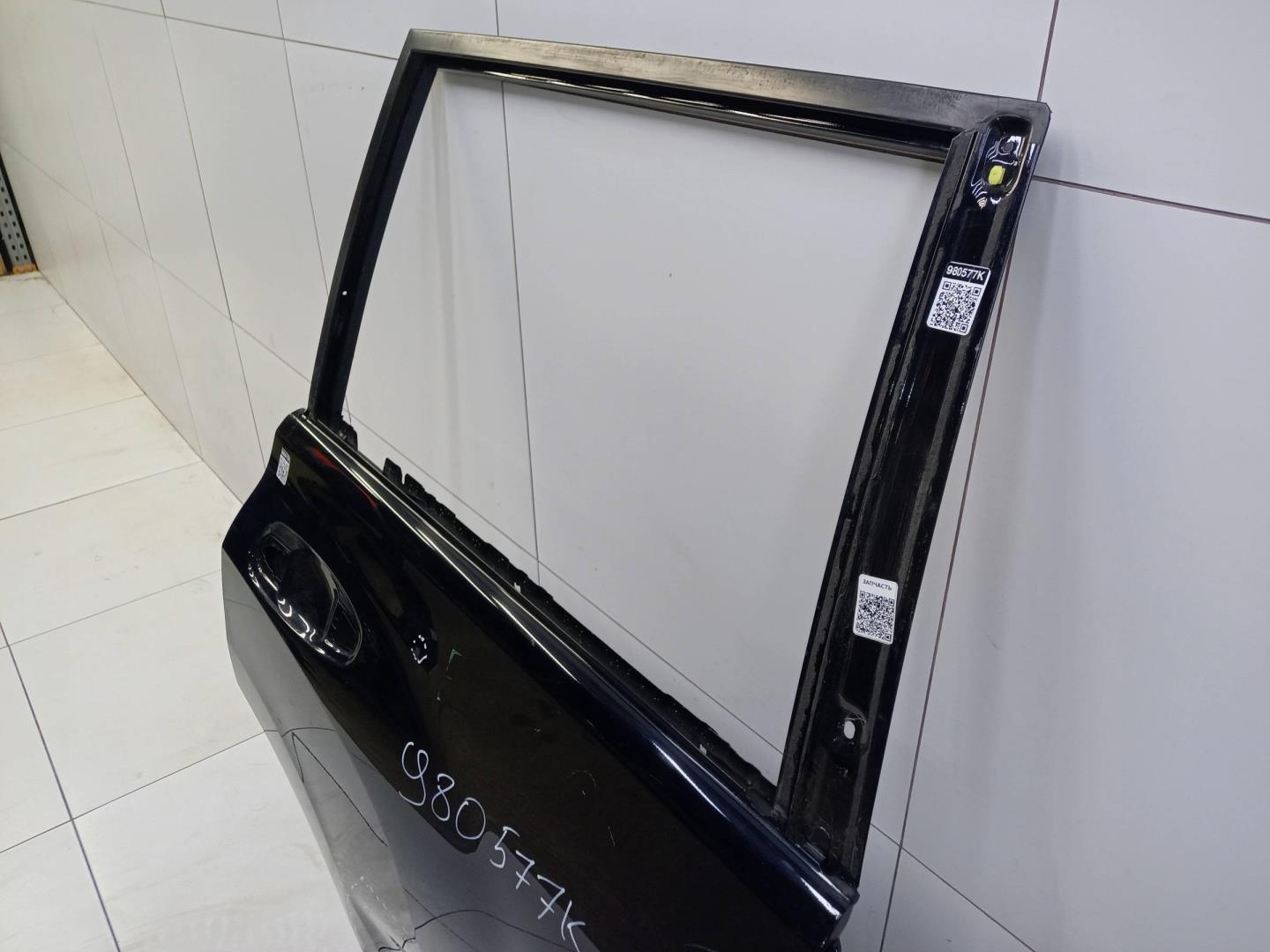 Дверь задняя правая