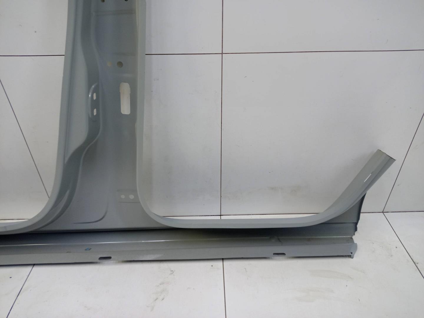 Кузовной элемент