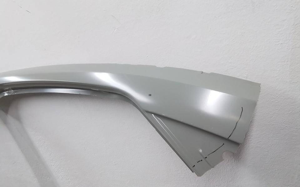 Кузовной элемент