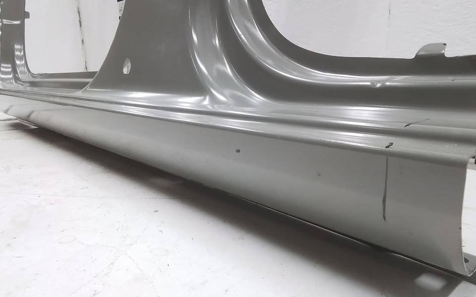 Кузовной элемент