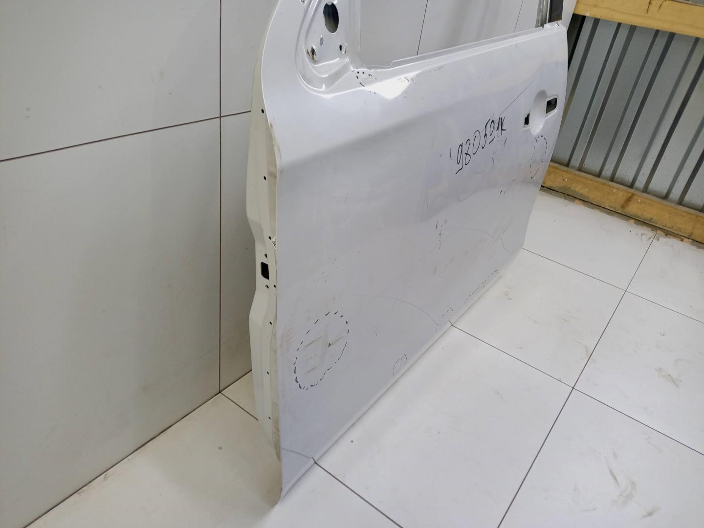 Дверь передняя левая