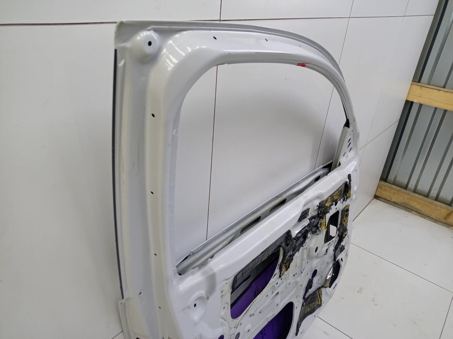 Дверь передняя левая