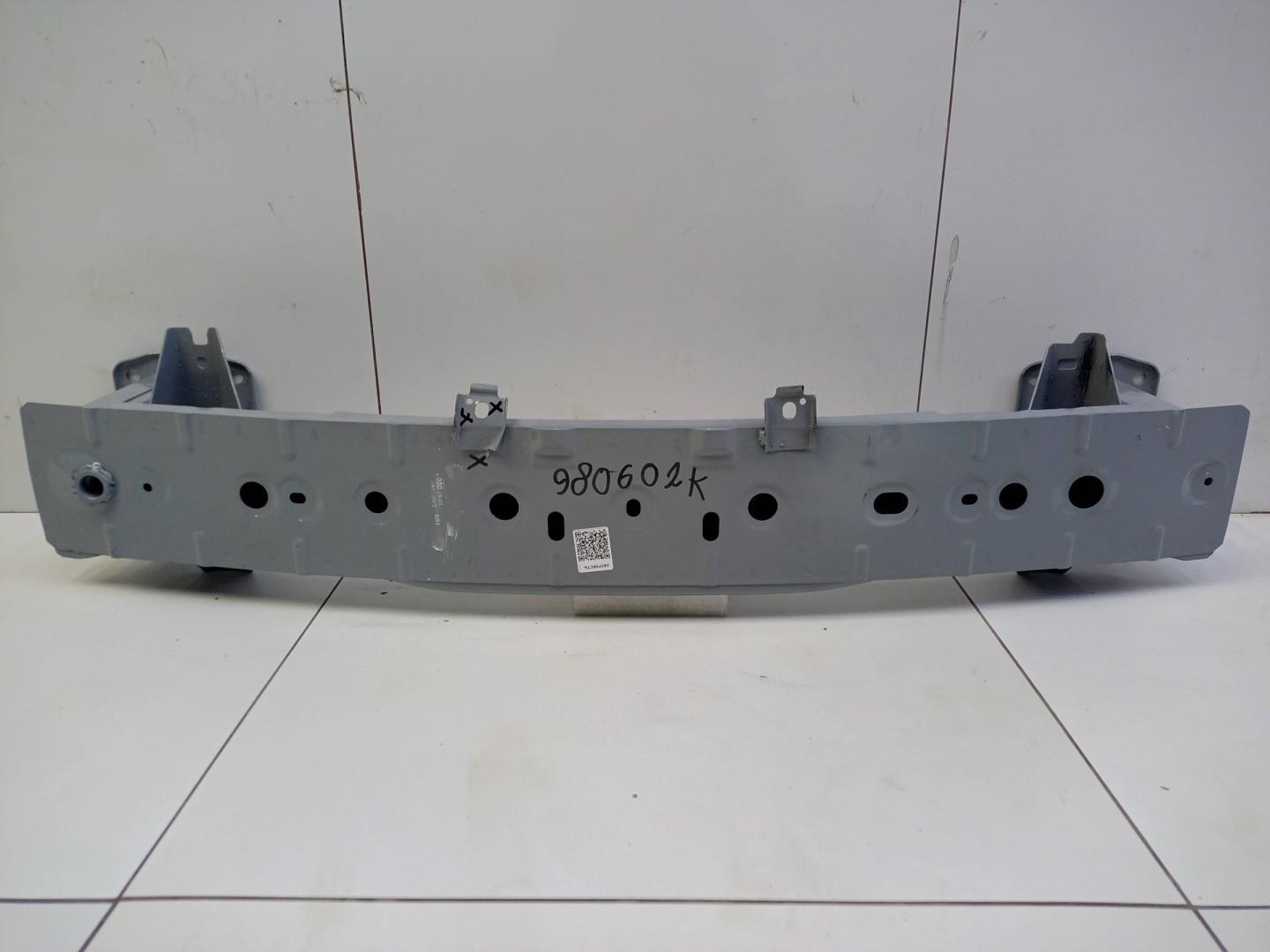 Усилитель переднего бампера