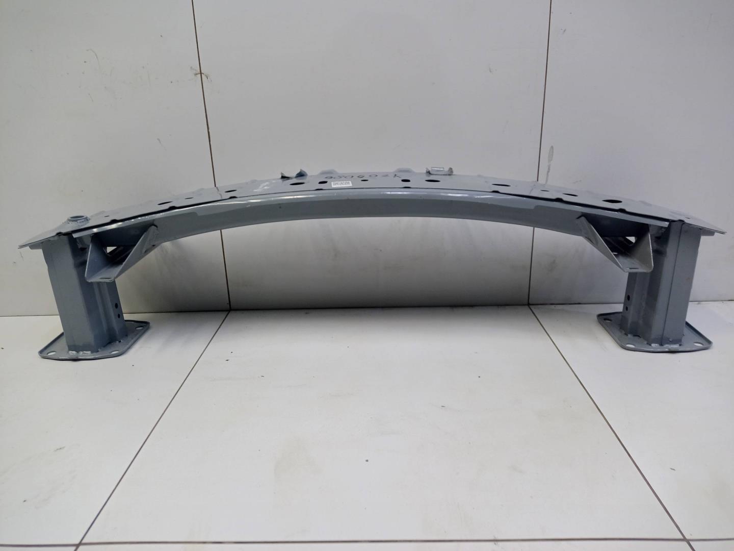 Усилитель переднего бампера