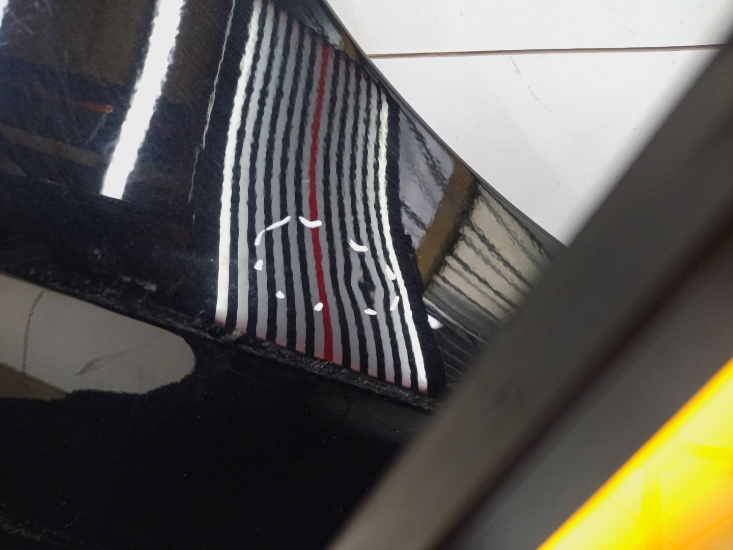 Крыло переднее правое