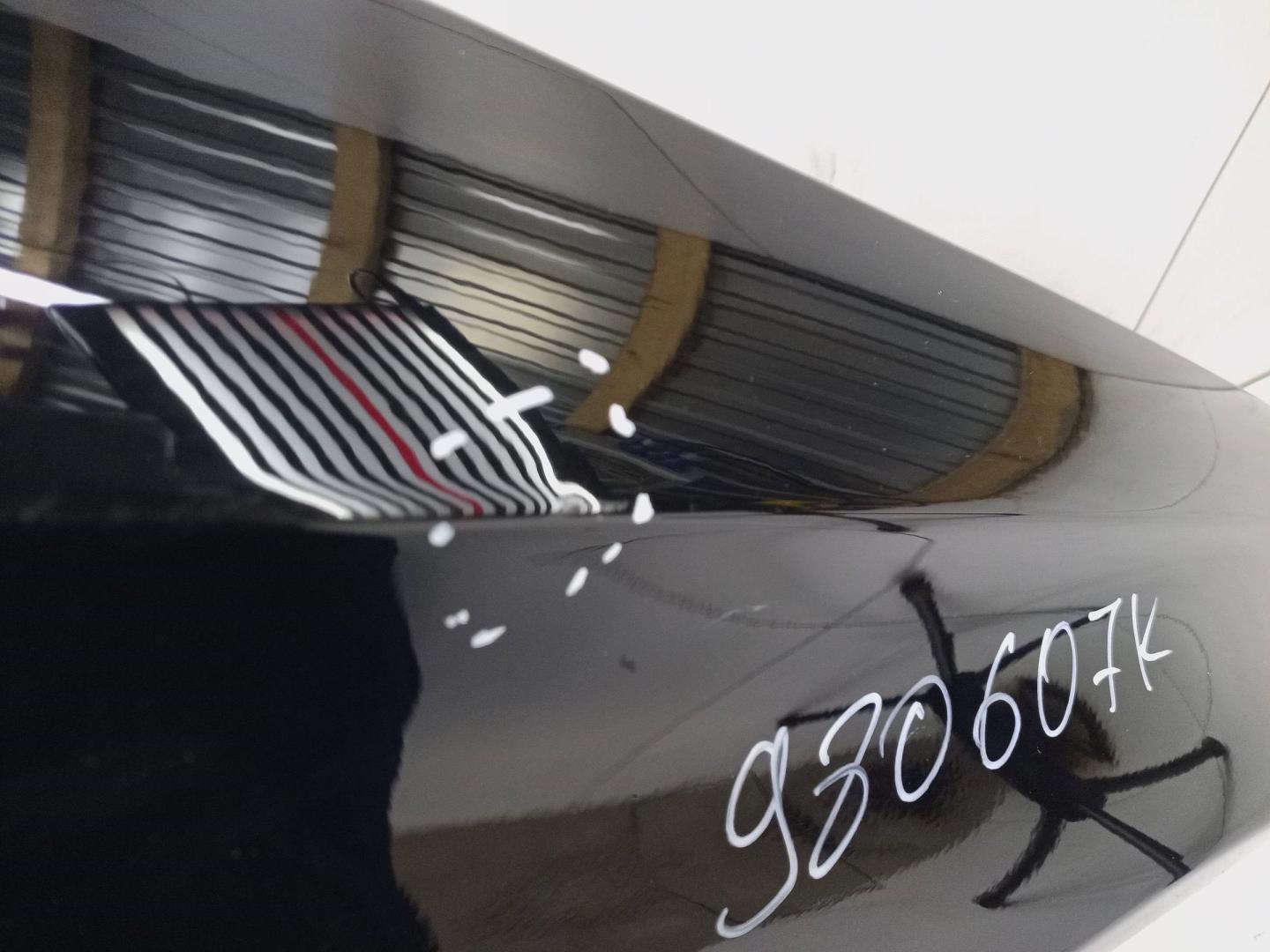 Крыло переднее правое