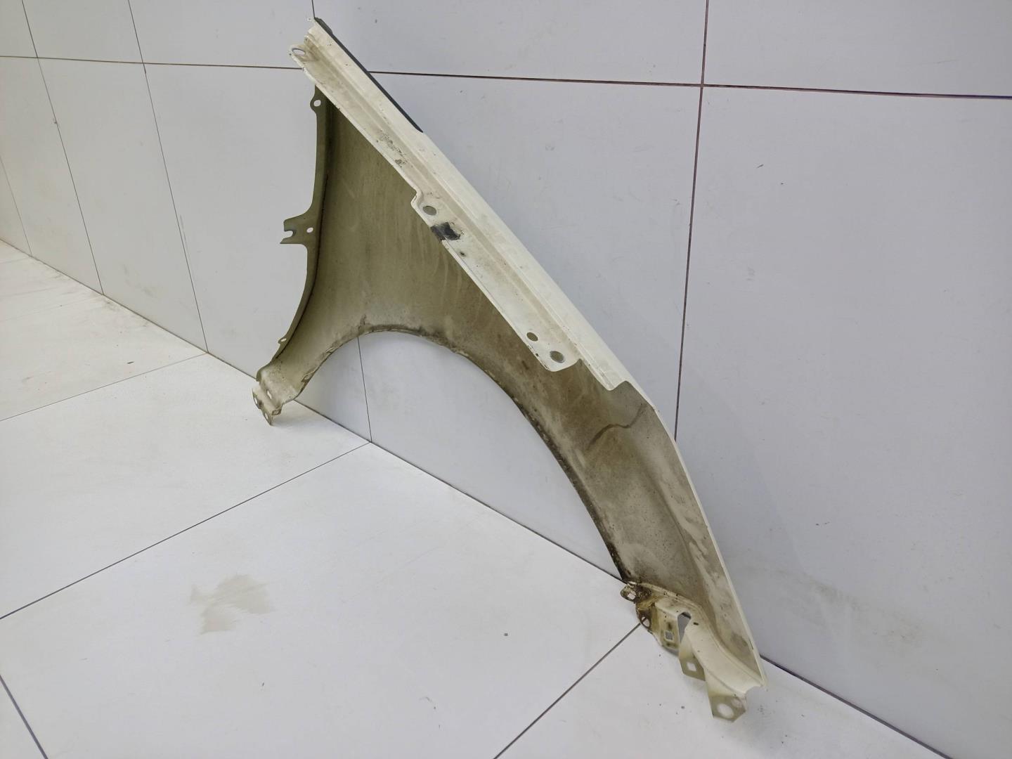 Крыло переднее левое