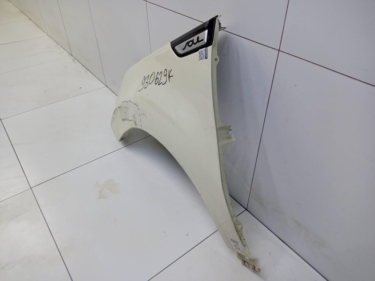 Крыло переднее левое