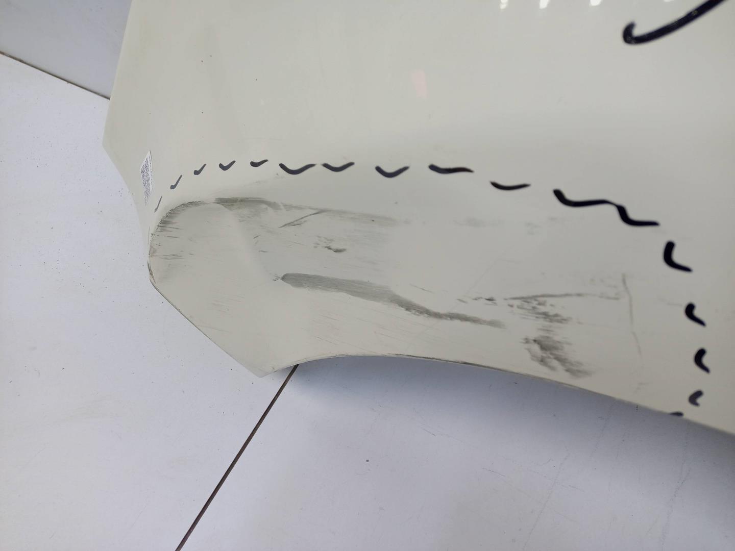 Крыло переднее левое