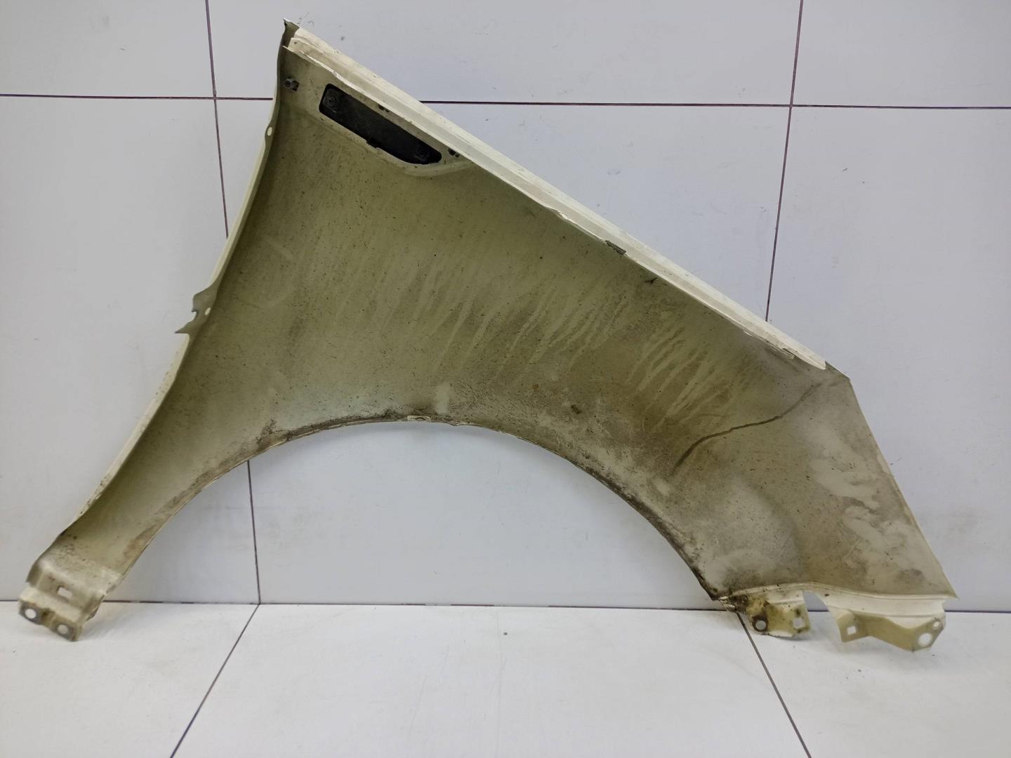 Крыло переднее левое