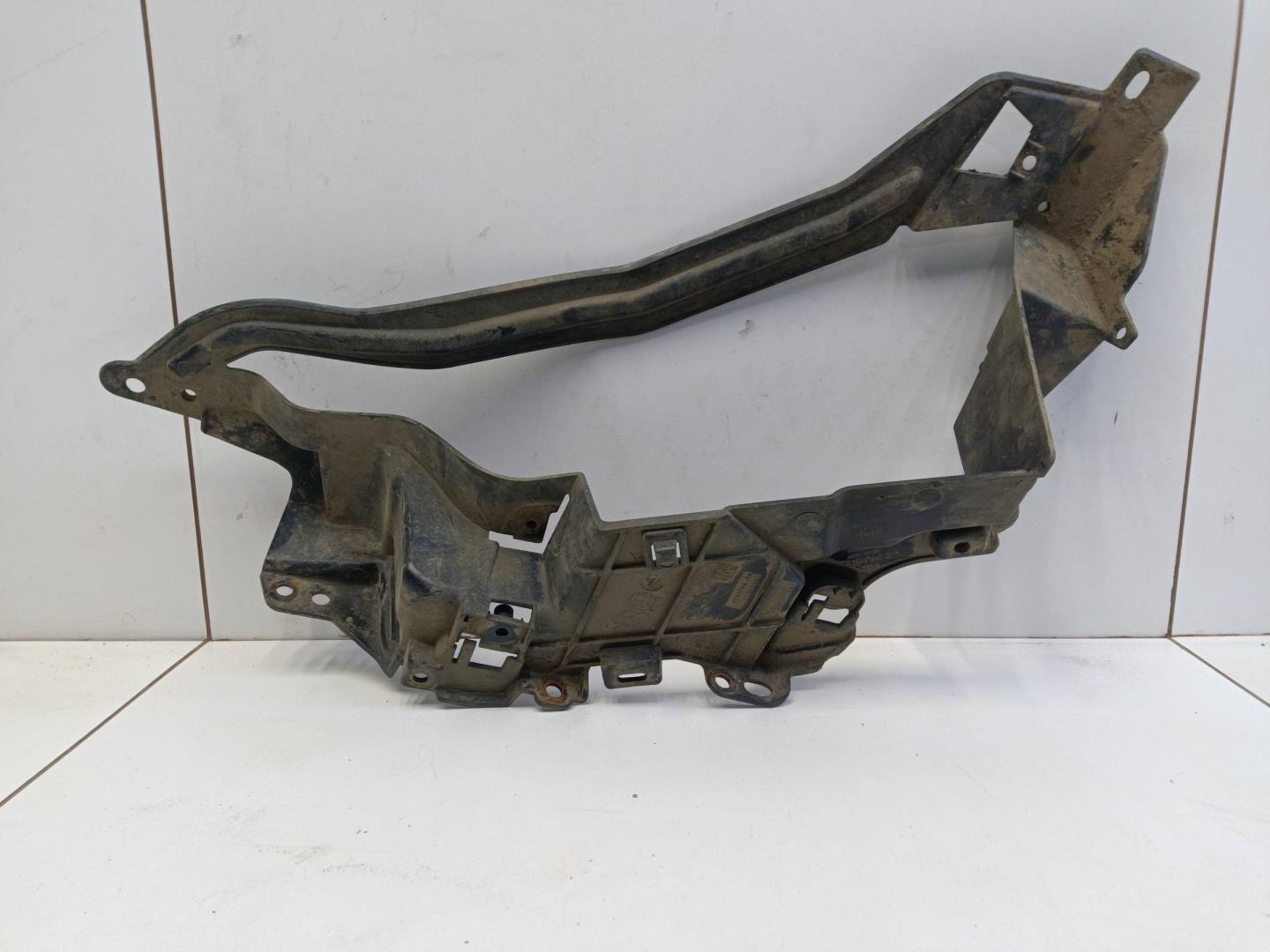 Кронштейн глушителя