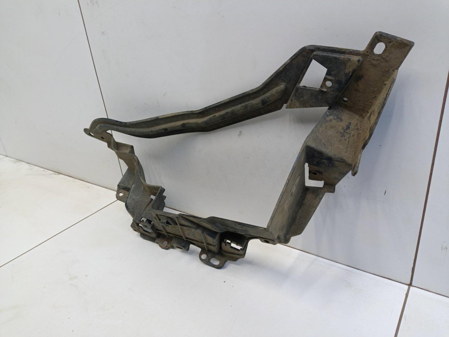 Кронштейн глушителя