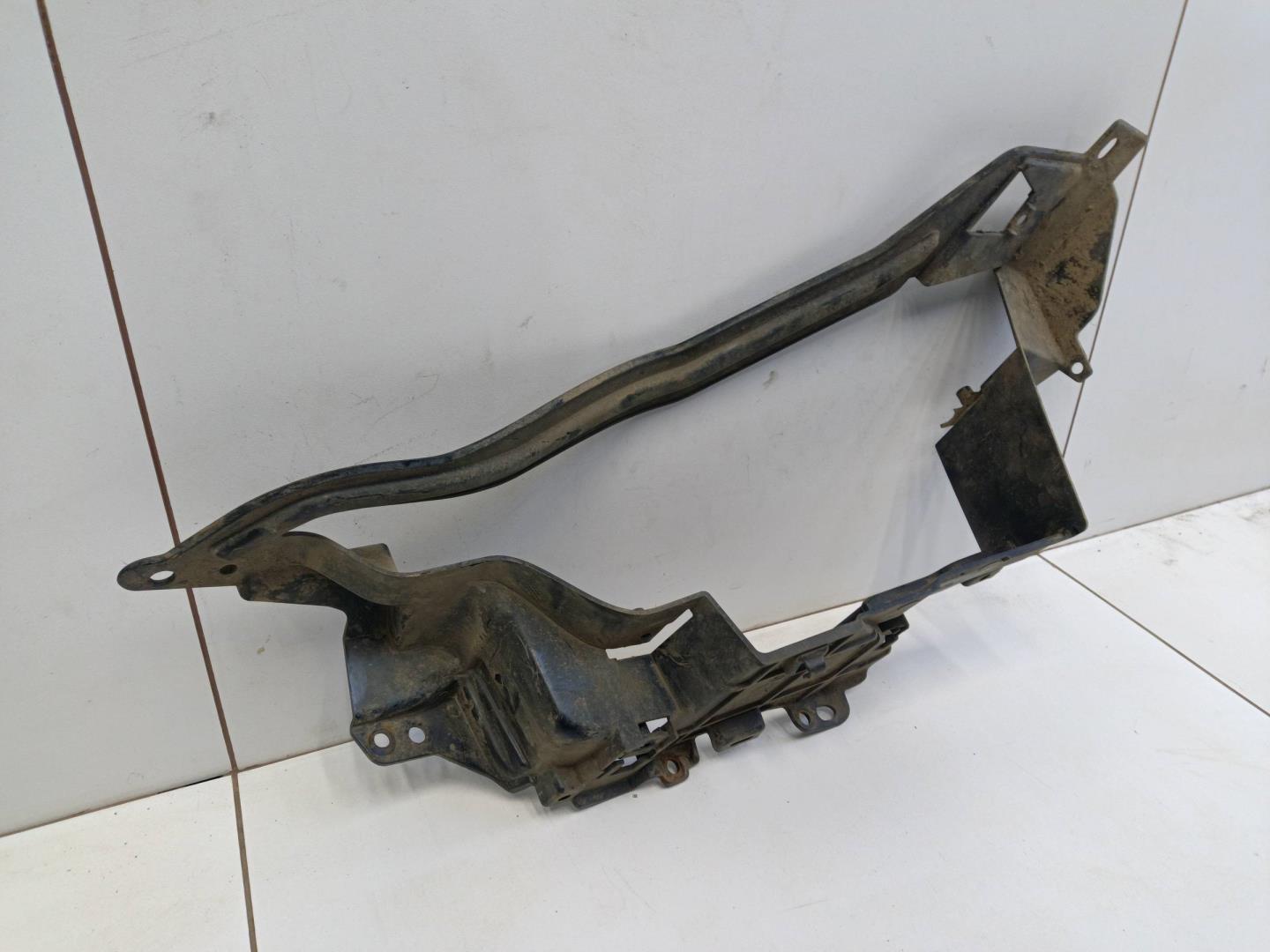 Кронштейн глушителя