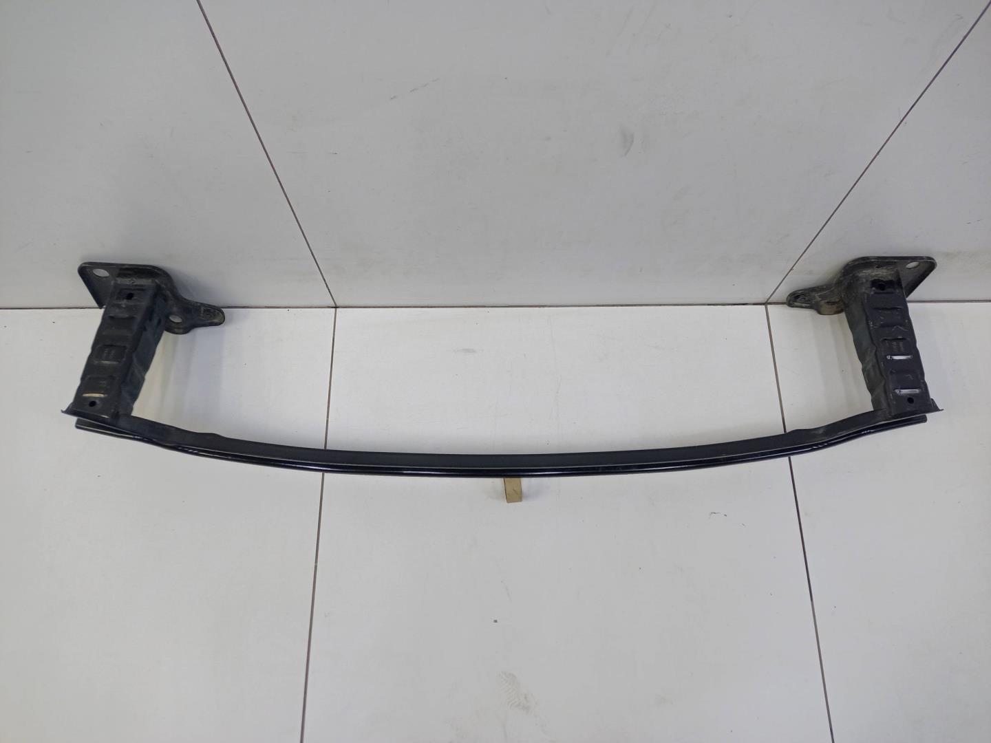 Усилитель переднего бампера