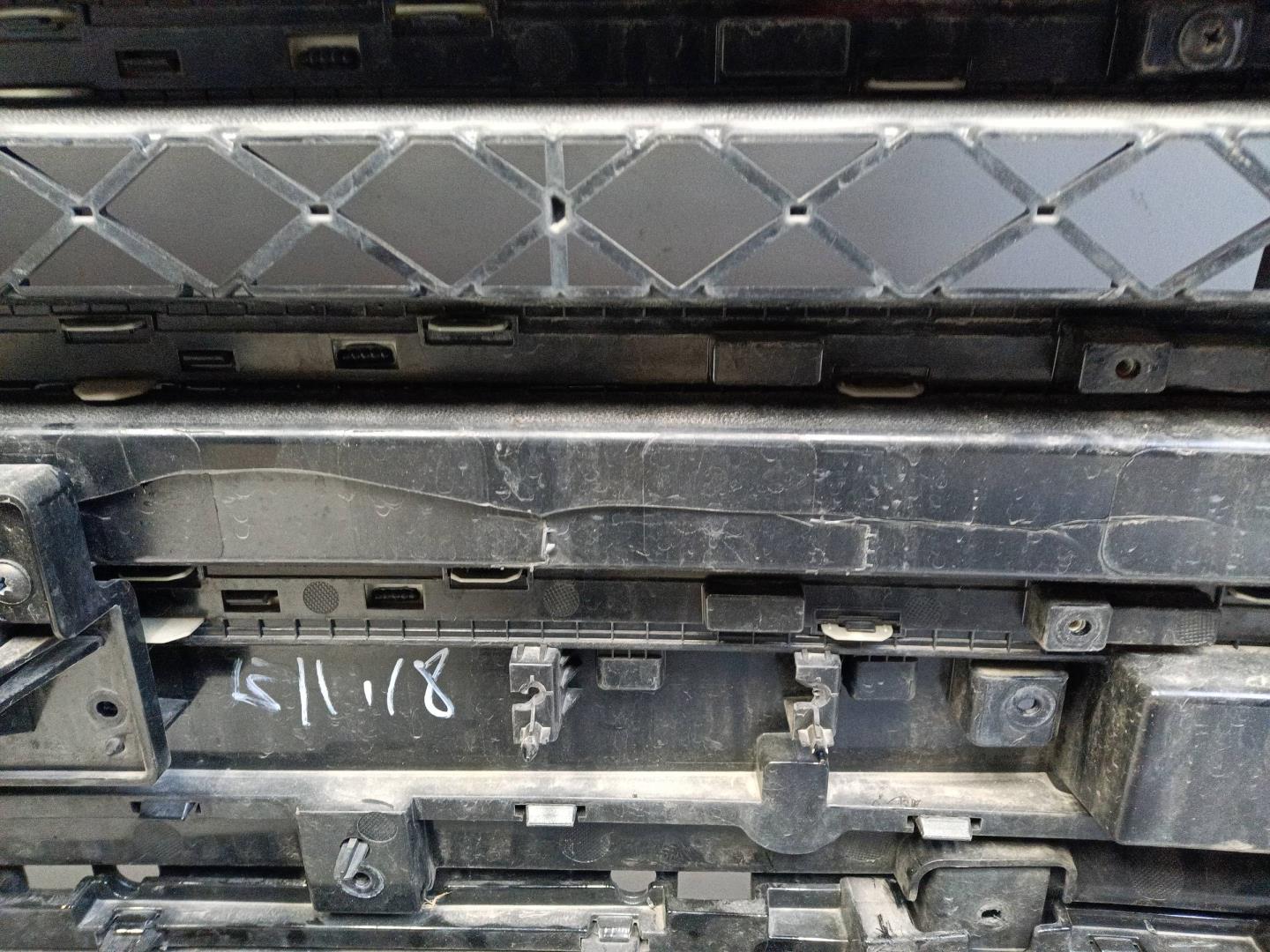 Бампер передний