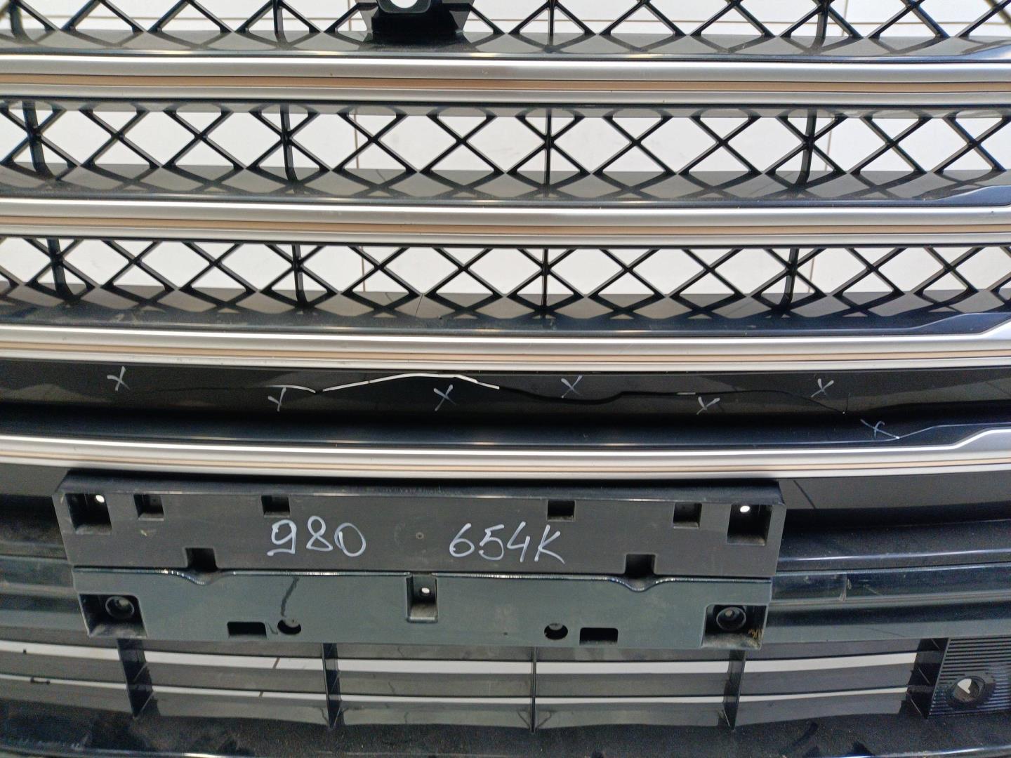 Бампер передний