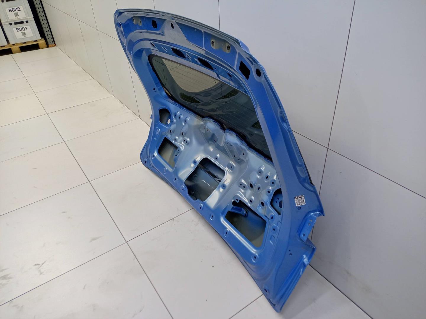 Стекло двери багажника